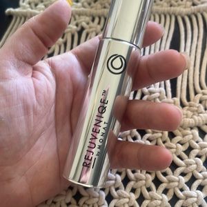 REJUVENIQE 
Oil Intensive